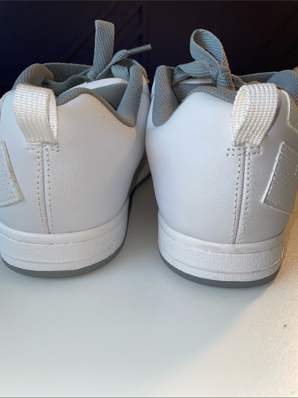 DC White and Gray Low-Top Skate Shoes Men’s 10.5 - Picture 6 of 7